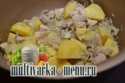 картошка с грибами в мультиварке рецепт тушеная картошка в мультиварке