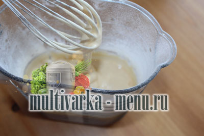 яблочный пирог в мультиварке шарлотка в умльтиварке фото рецепт