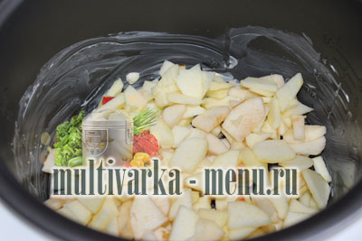 яблочный пирог в мультиварке шарлотка в умльтиварке фото рецепт