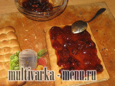 коврижка с вареньем выпечка в мультиварке