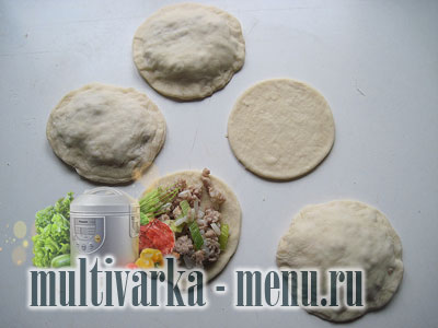 дрожжевые пирожки в мультиварке как приготовить пирожки в мультиварке