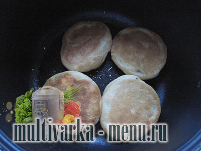 дрожжевые пирожки в мультиварке как приготовить пирожки в мультиварке