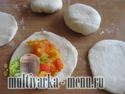 пирожки с яблоками в мультиварке выпечка в мультиварке с фото