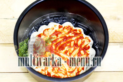 пицца с моцареллой и помидорами пицца в мультиварке с фото