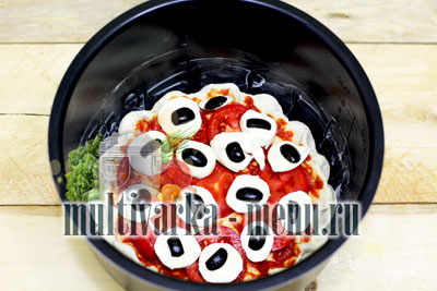 пицца с моцареллой и помидорами пицца в мультиварке с фото