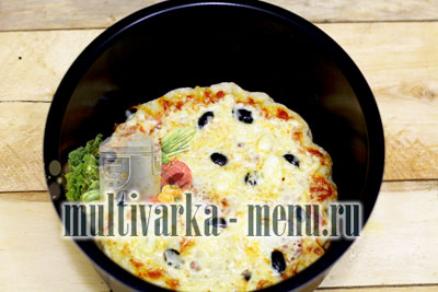 пицца с моцареллой и помидорами пицца в мультиварке с фото