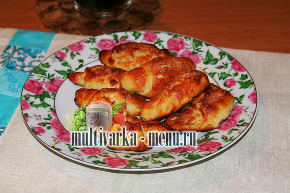 рогалики в мультиварке слоеная выпечка в мультиварке