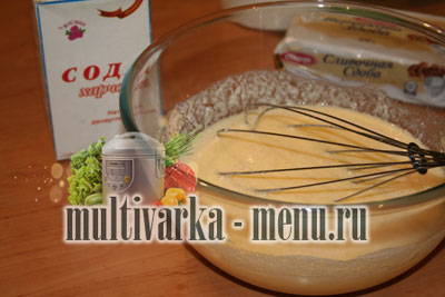 пирог на кефире в мультиварке простой пирог в мультиварке